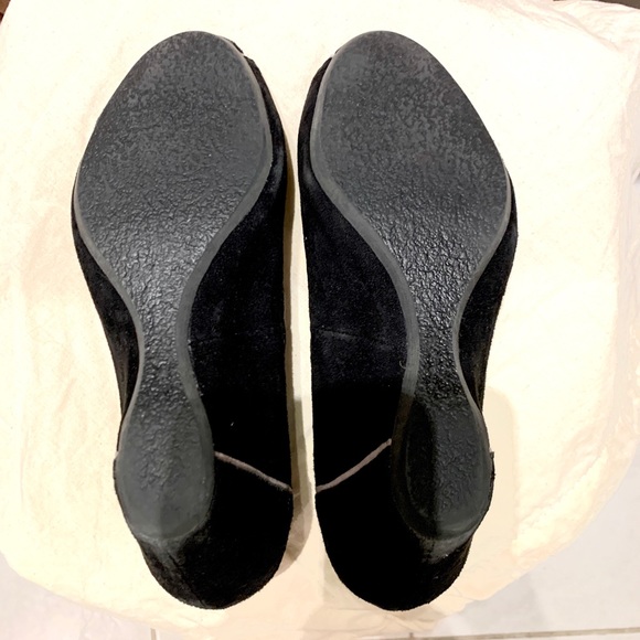❌SOLD❌ Black suede open toe wedge shoes - Picture 5 of 5